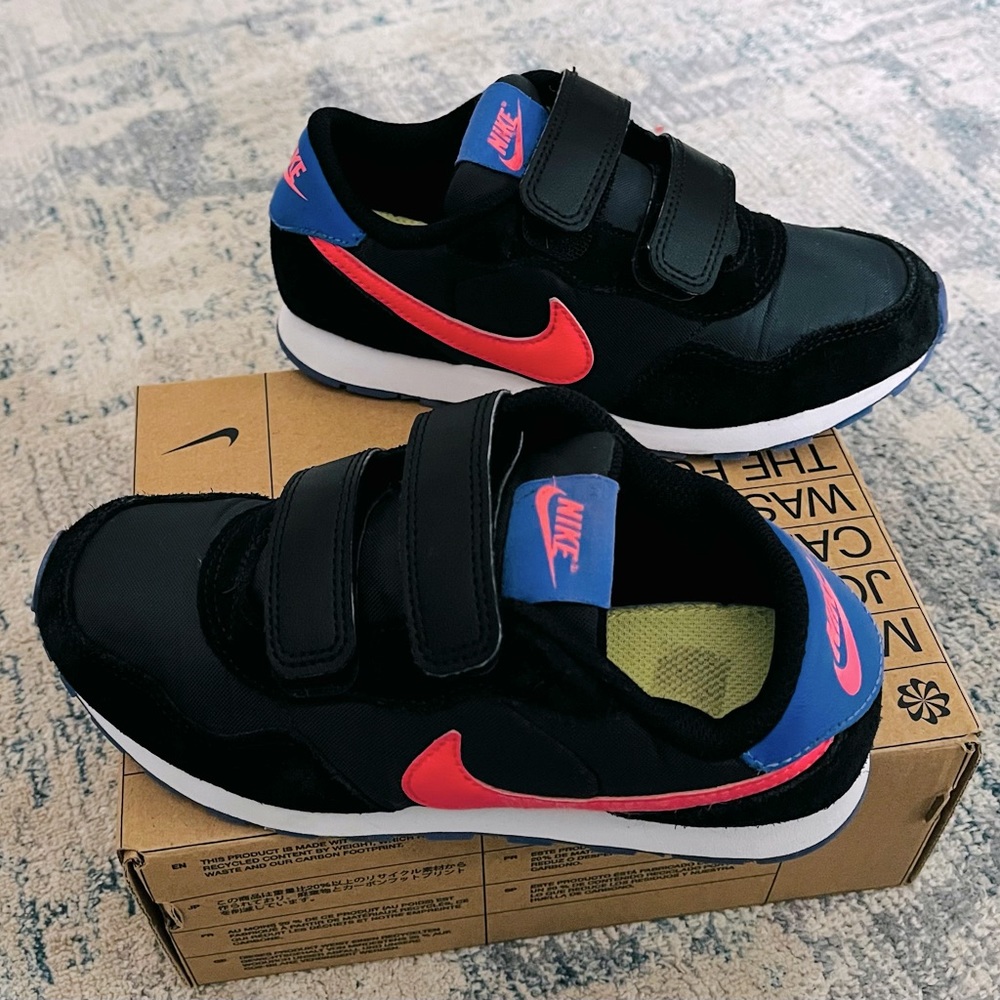 **SOLD** Nike Valiant (Smoke Grey/Sunset Pulse), Youth Size 1.5 - $20 - Picture 1 of 10